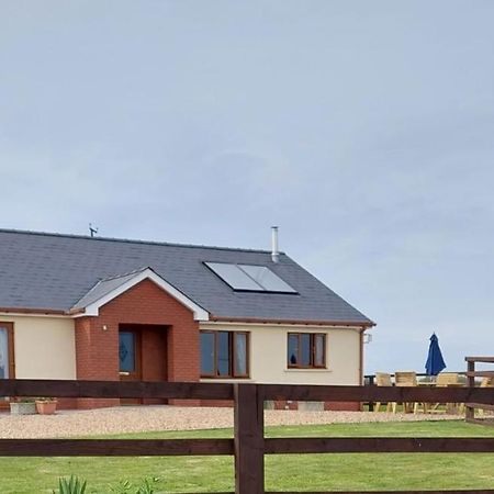 Sunny Bank- Countryside Escape With Private Hot Tub And Countryside Views Villa Carmarthen Exterior foto