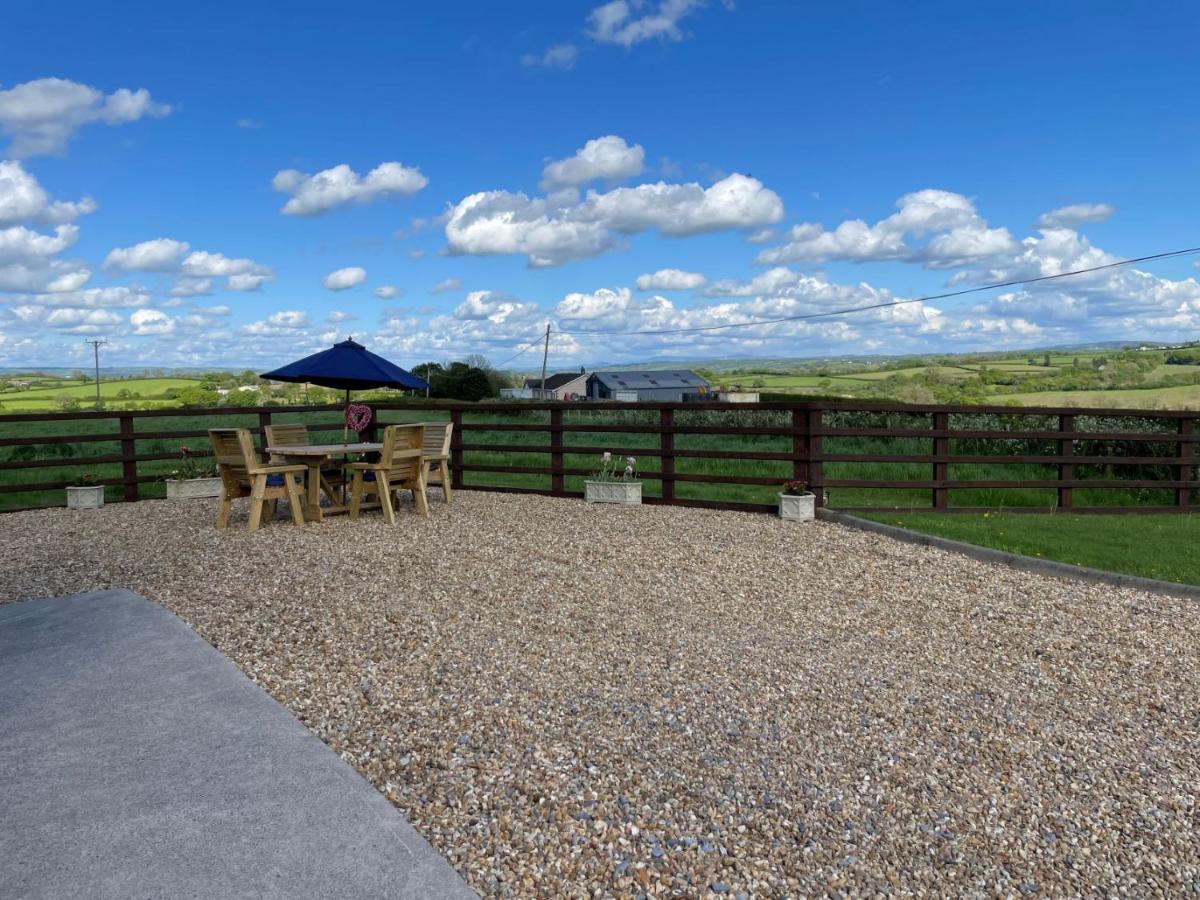 Sunny Bank- Countryside Escape With Private Hot Tub And Countryside Views Villa Carmarthen Exterior foto