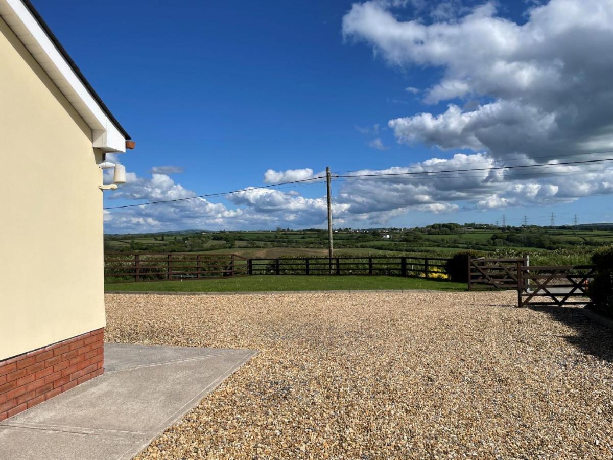 Sunny Bank- Countryside Escape With Private Hot Tub And Countryside Views Villa Carmarthen Exterior foto