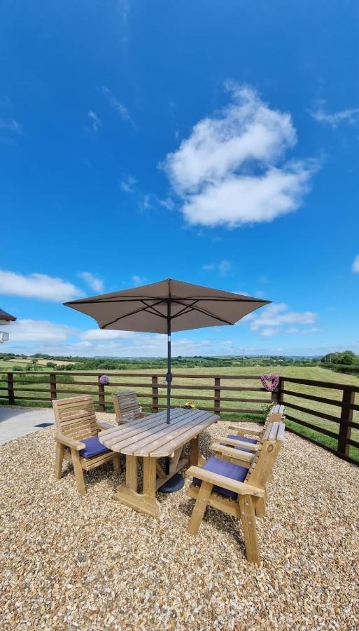 Sunny Bank- Countryside Escape With Private Hot Tub And Countryside Views Villa Carmarthen Exterior foto