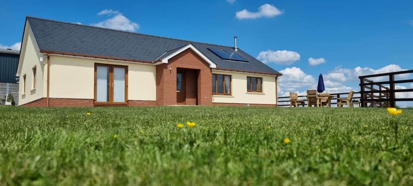 Sunny Bank- Countryside Escape With Private Hot Tub And Countryside Views Villa Carmarthen Exterior foto